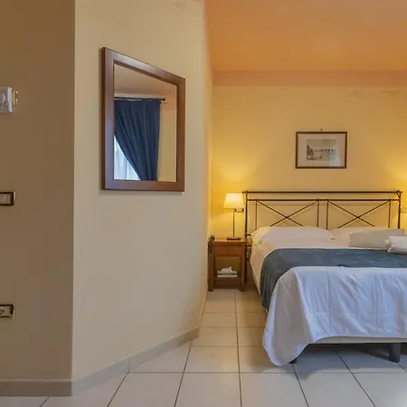 Hotiday Toscana Hotel Riparbella