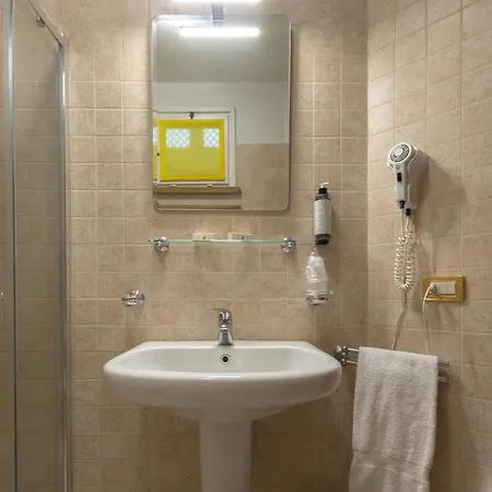 Hotel Hotiday Toscana Riparbella